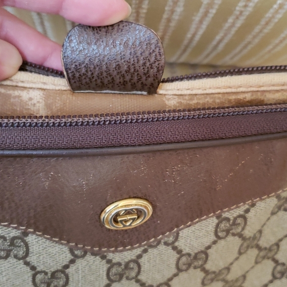 Gucci GG Supreme Logo Crossbody Bag - Picture 8 of 11